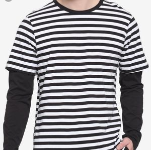 Like new hot topic shirt